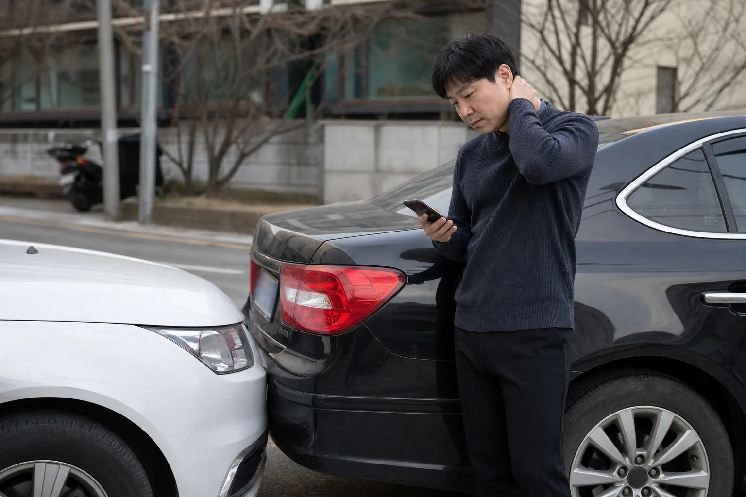 사고 직후엔 멀쩡했는데 — 교통사고 통증이 며칠 뒤에 시작되는 이유
